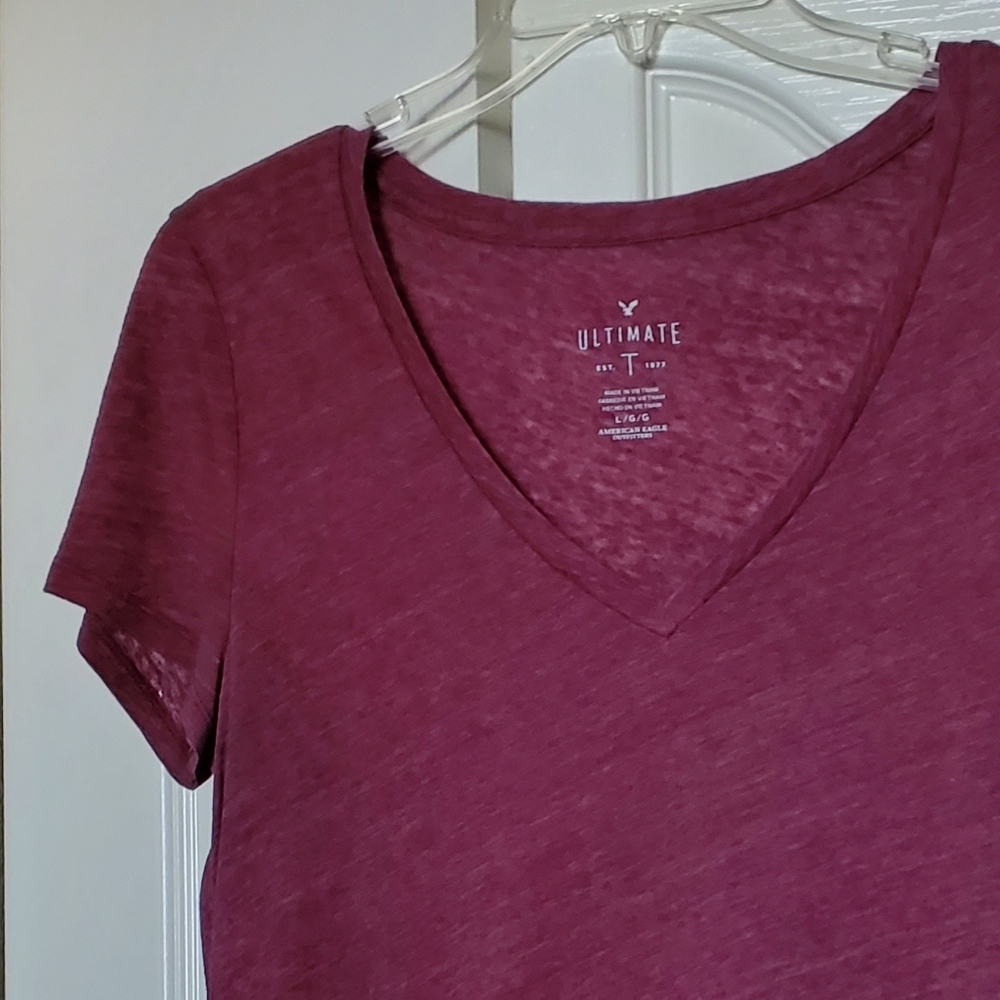 American Eagle ultimate T shirt